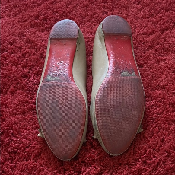 Christian Louboutin Cream Ballet Flats with Decorative Bow - Picture 2 of 5